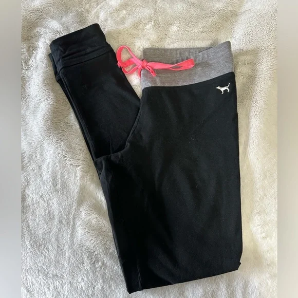 Victoria’s Secret Pink - Black Leggings - Picture 1 of 7